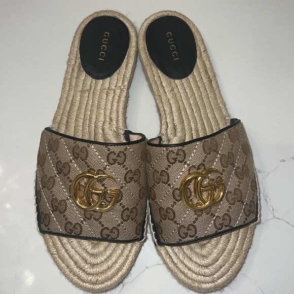 Gucci espadrilles canvas sandal with gold hardware. Used a few times. - Picture 7 of 7